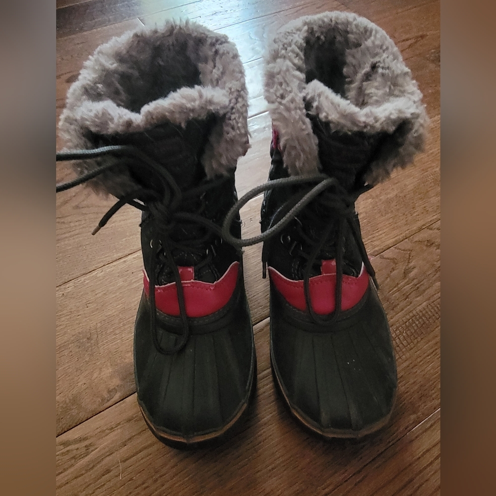 Snow boots